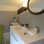 Homestay szállás Indepandant Avec Piscine, Cuisine Exterieure, 1 Avec Salle De Bain Et Wc