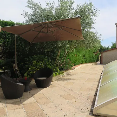 Indepandant Avec Piscine, Cuisine Exterieure, 1 Avec Salle De Bain Et Wc * Coufouleux