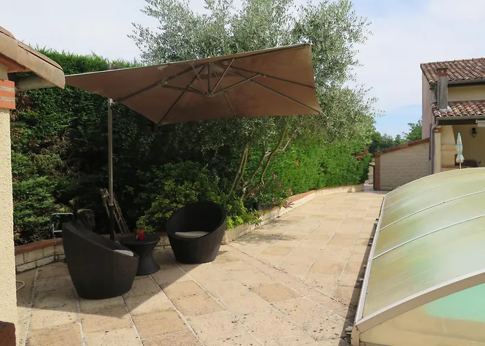 Indepandant Avec Piscine, Cuisine Exterieure, 1 Avec Salle De Bain Et Wc * Coufouleux